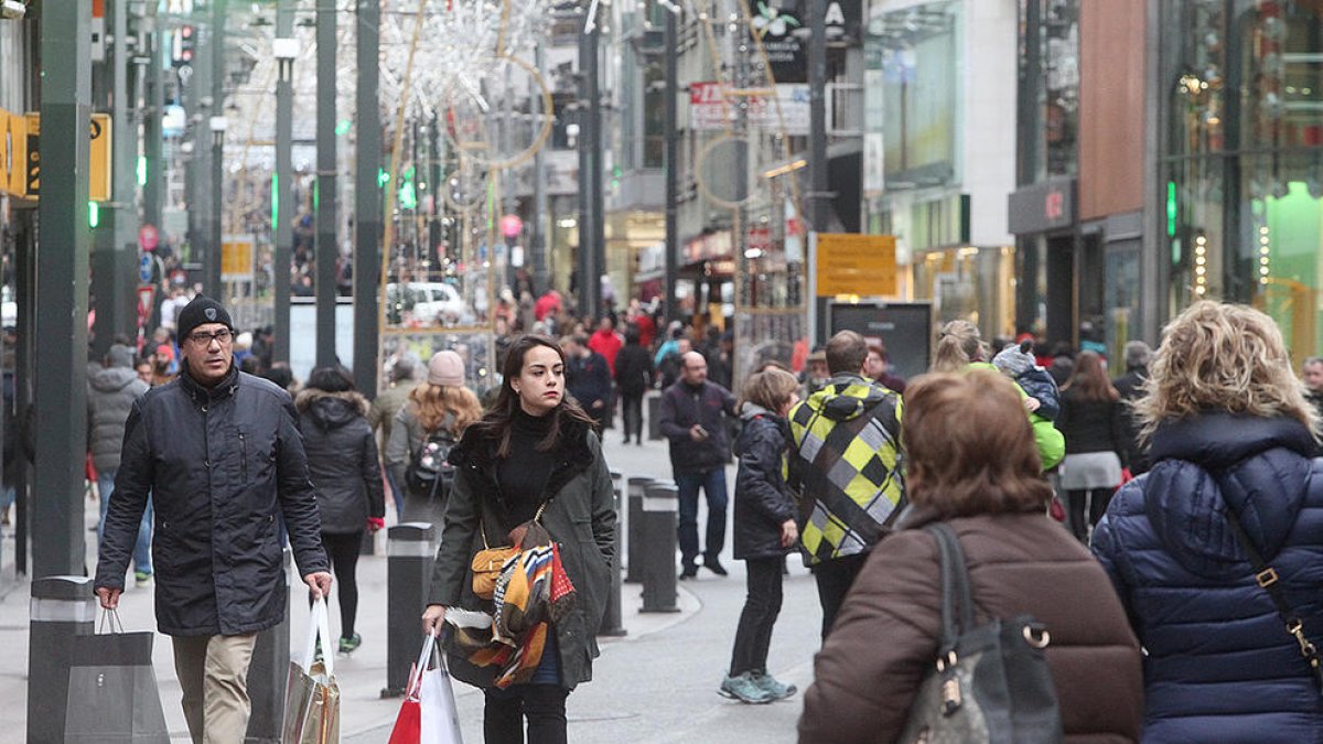 Els empresaris proposen a Educació la creació de tres graus en comerç