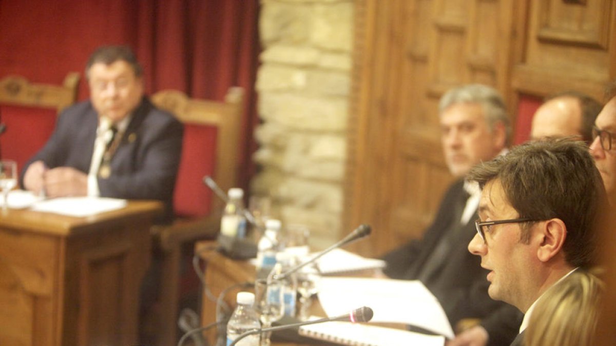 Farré es pregunta si se sancionarà el comú per no haver dut els comptes