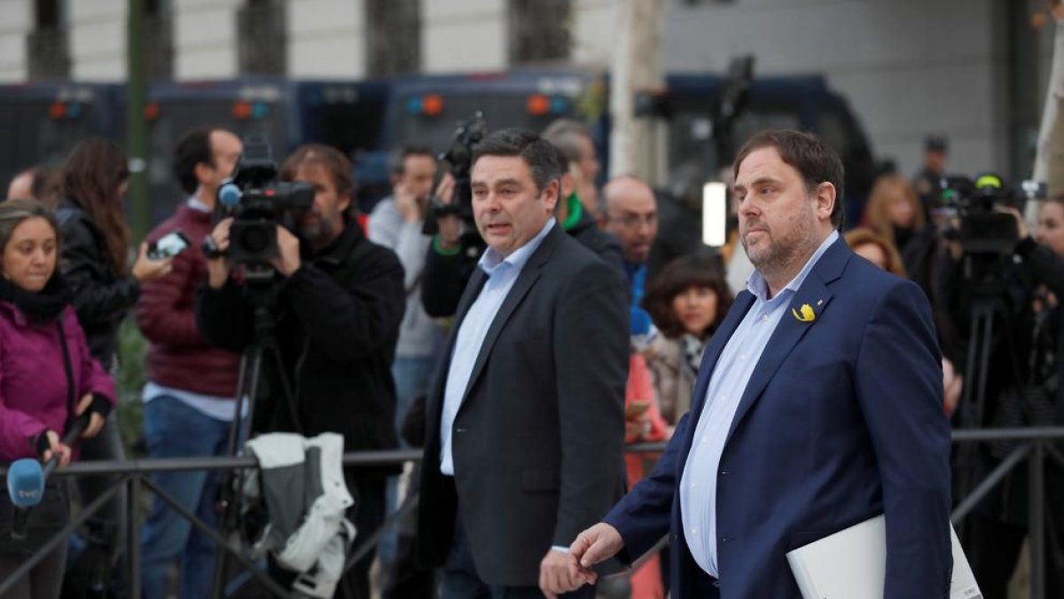 Els exconsellers a Bèlgica podrien deixar l'escó per garantir la majoria