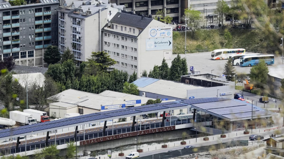 L'estació d'autobusos tindrà al costat un pàrquing de 80 places