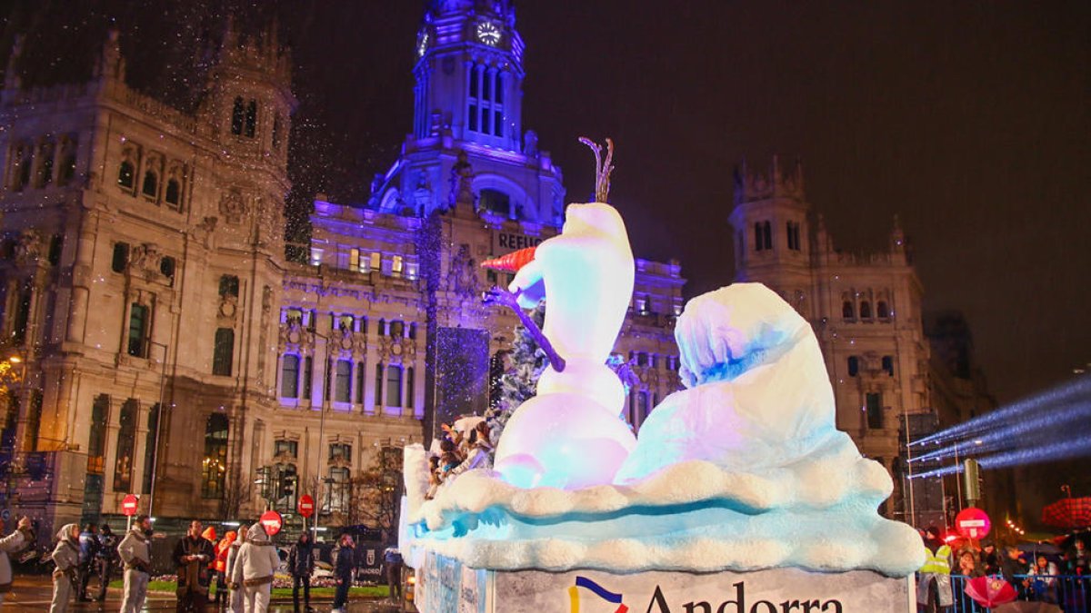 Andorra Turisme va ser present a la cavalcada de Madrid amb una carrossa dedicada a 'Frozen'