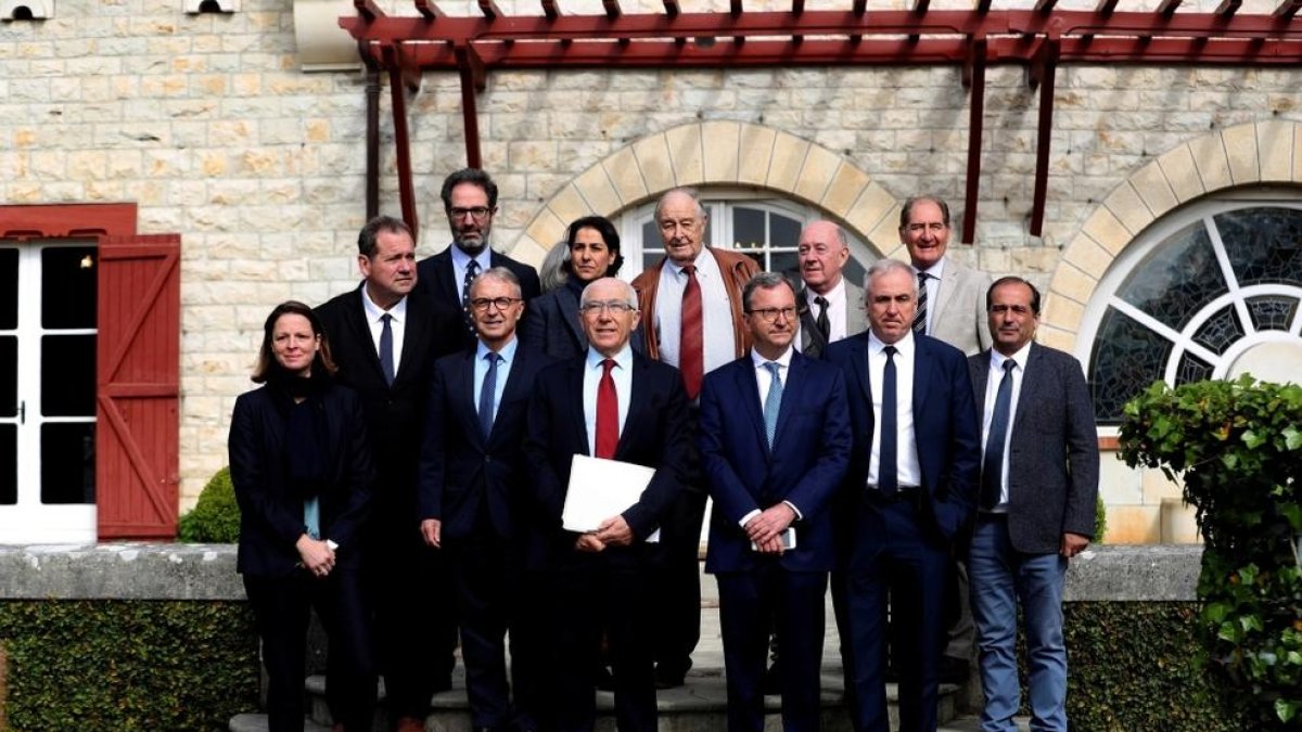 La cimera de la fi d'ETA crida a la “reconciliació” i demana solucions