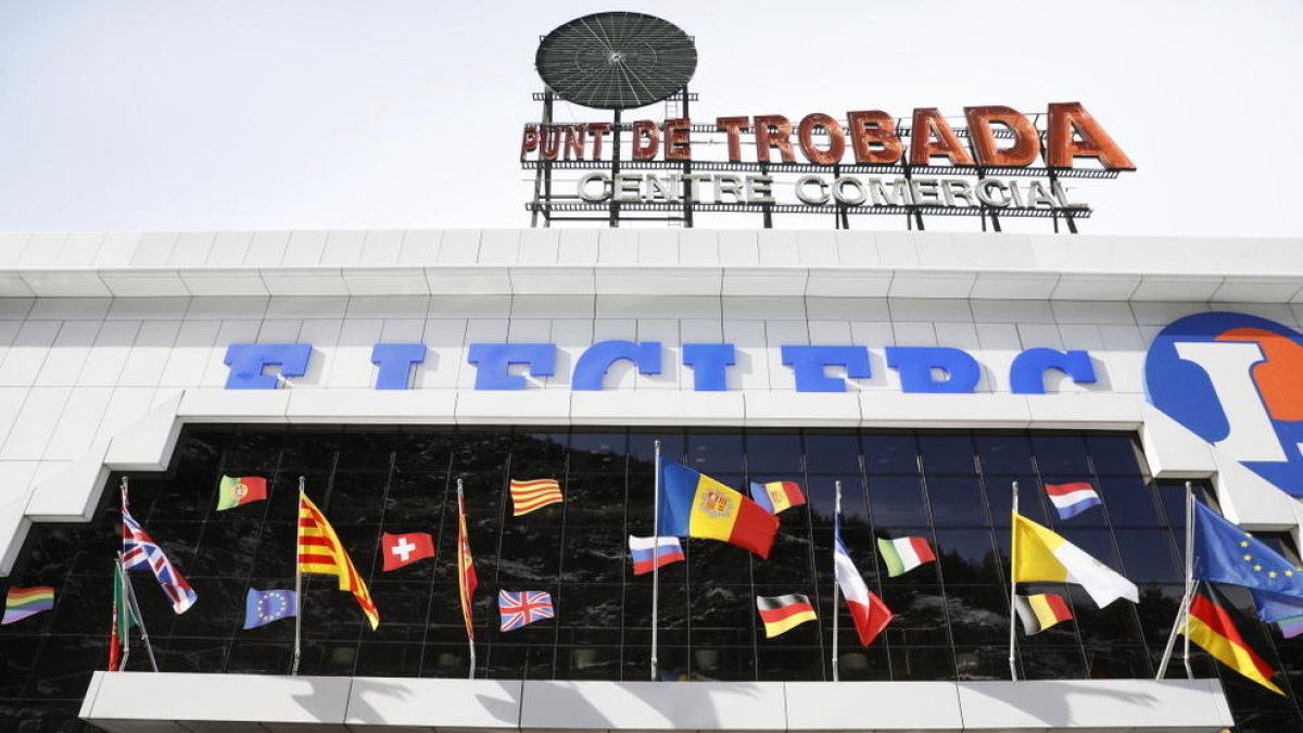 Pyrénées es quedarà els 400 treballadors del Punt de Trobada