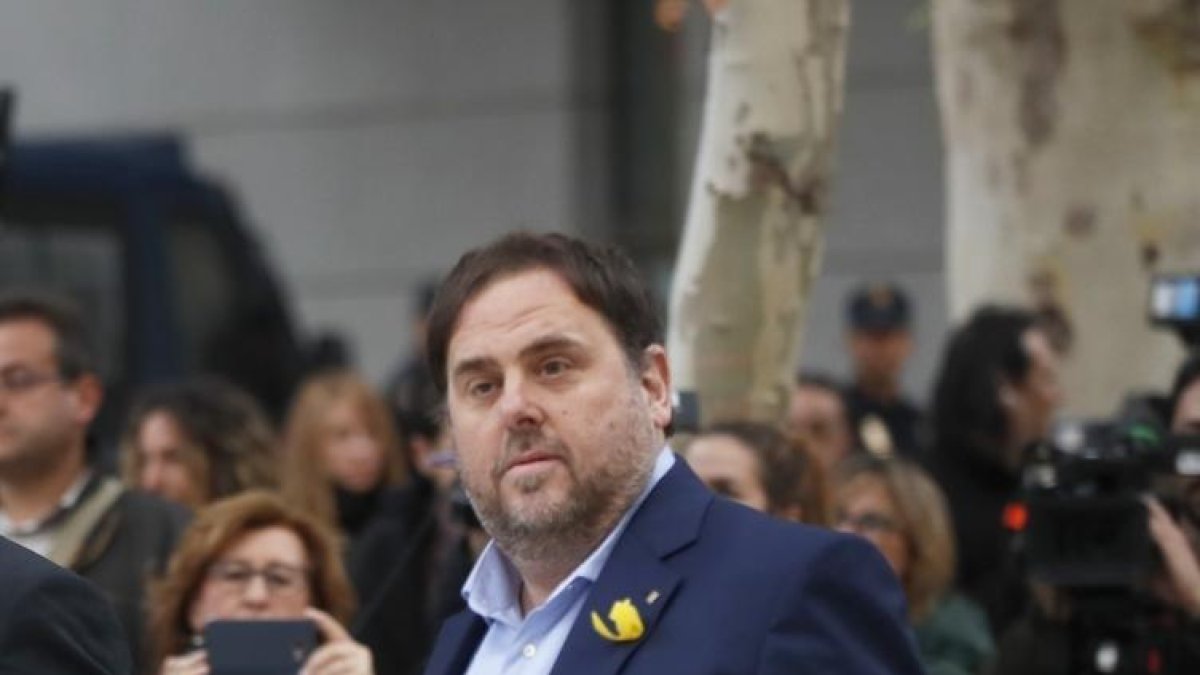 Junqueras demana un govern per no deixar-lo “en mans dels enemics”