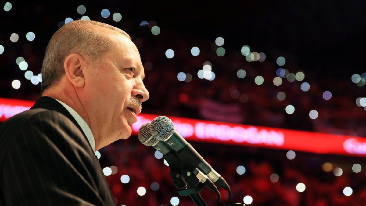 Erdogan promet més prosperitat als turcs