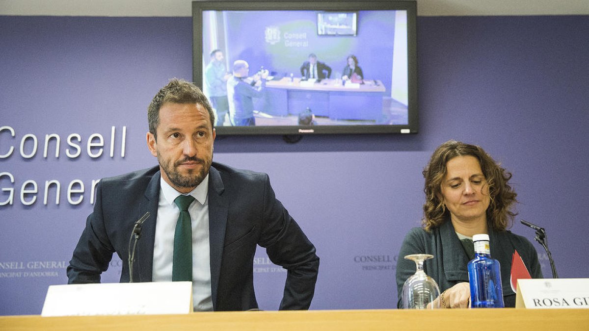 Els consellers socialdemòcrates Pere López i Rosa Gili