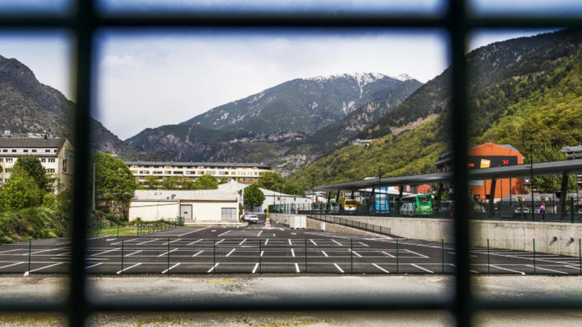 Aparcament per a l'estació nacional