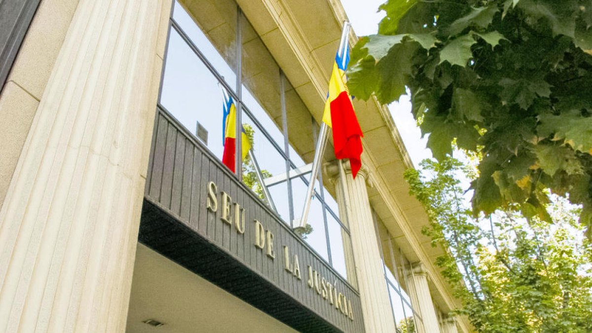 Robar per anar de putes