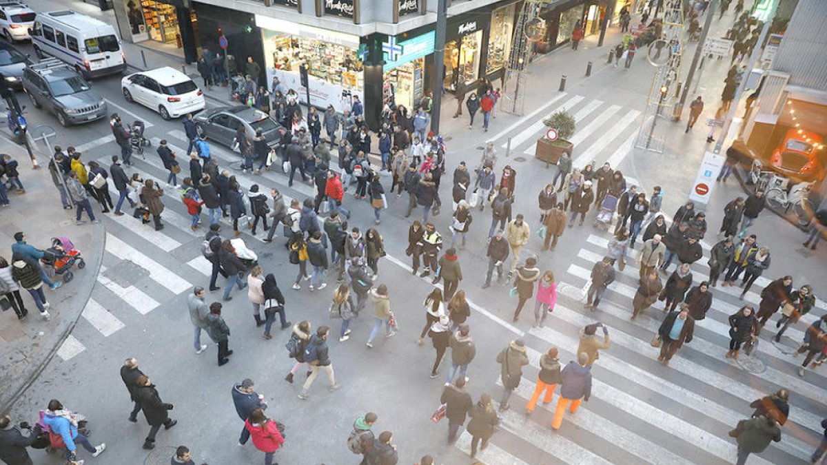 L'ocupació de l'abril cau gairebé un 15% respecte l'any passat