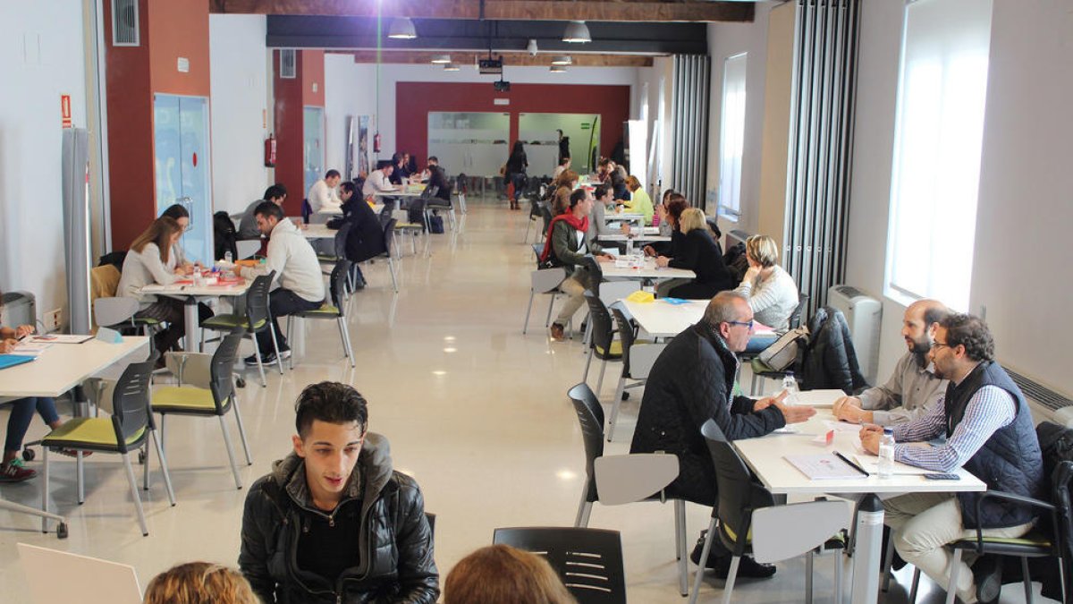 Un 'workshop' de la Seu ocupa 25 persones, sobretot a Andorra