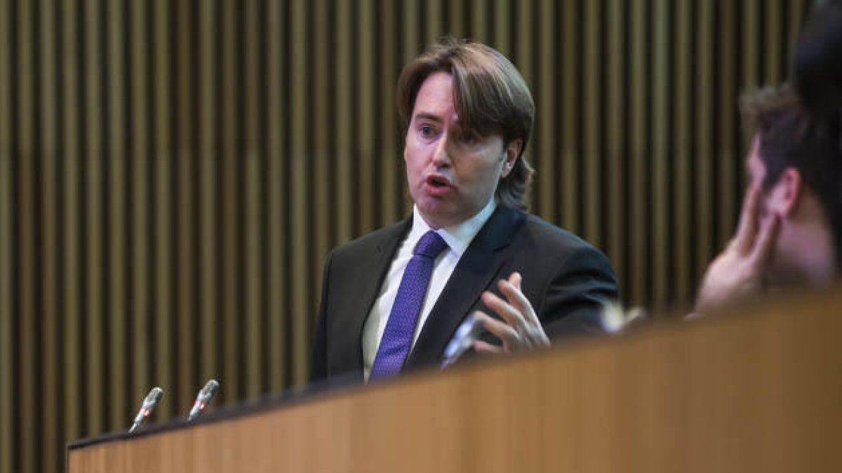 El dèficit centra les crítiques de l'oposició en el debat del pressupost