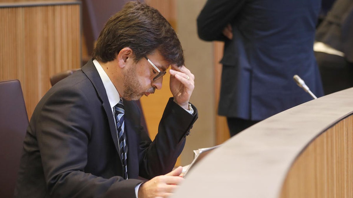 L'oposició alerta de l'increment del dèficit