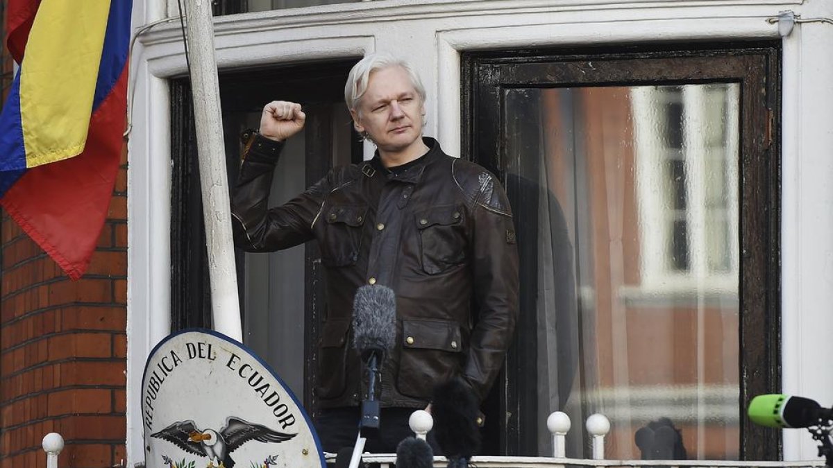 Equador concedeix la nacionalitat a Assange