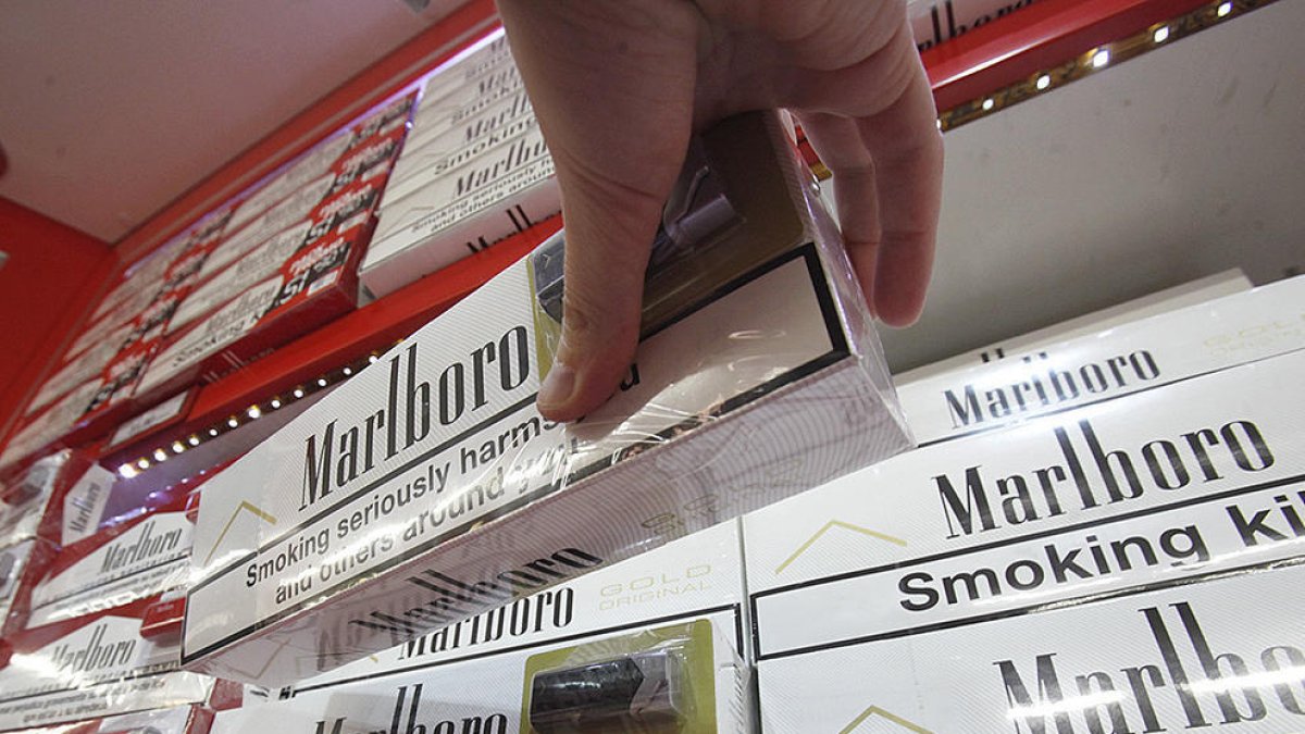 Els ingressos per la importació de tabac cauen per desè mes