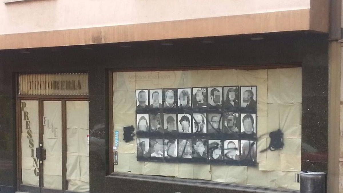 Retiren la mostra sobre presos polítics situada a un aparador d'Escaldes