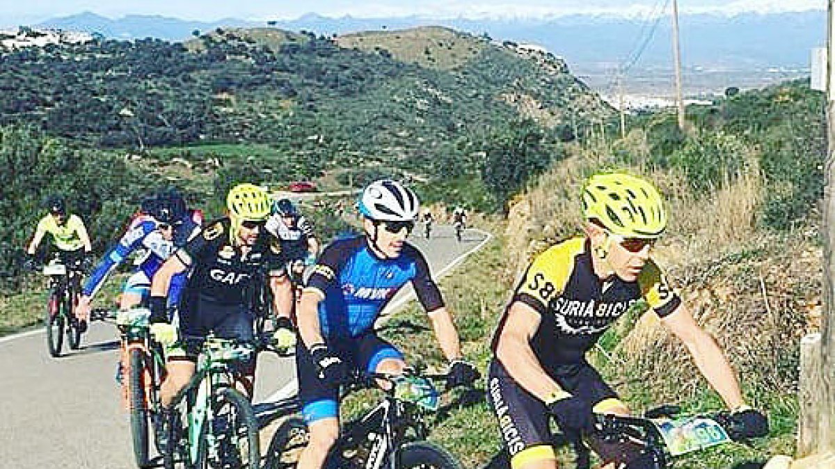 Espargaró i Viñales es passen a la BTT abans d'arrencar el curs
