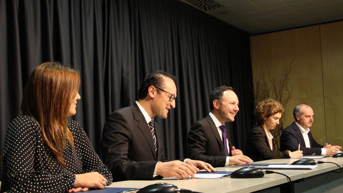 Govern i Creu Roja signen un conveni de col·laboració