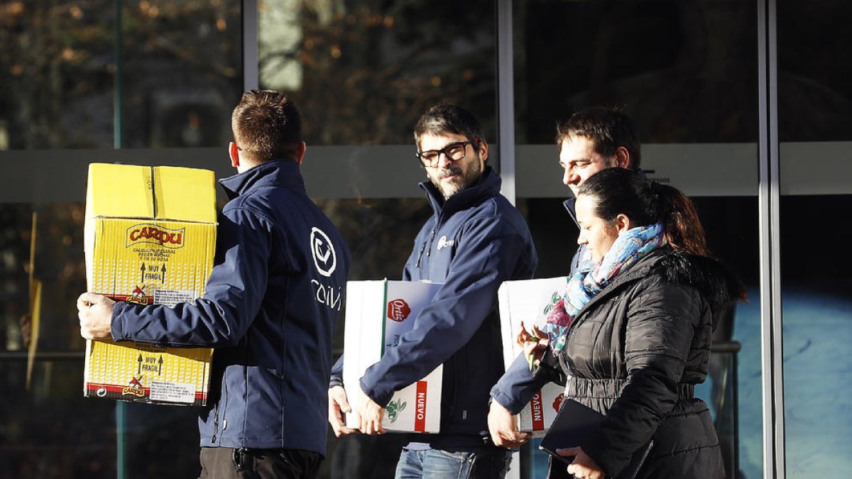 El nombre d'aturats baixa a 300 persones al desembre