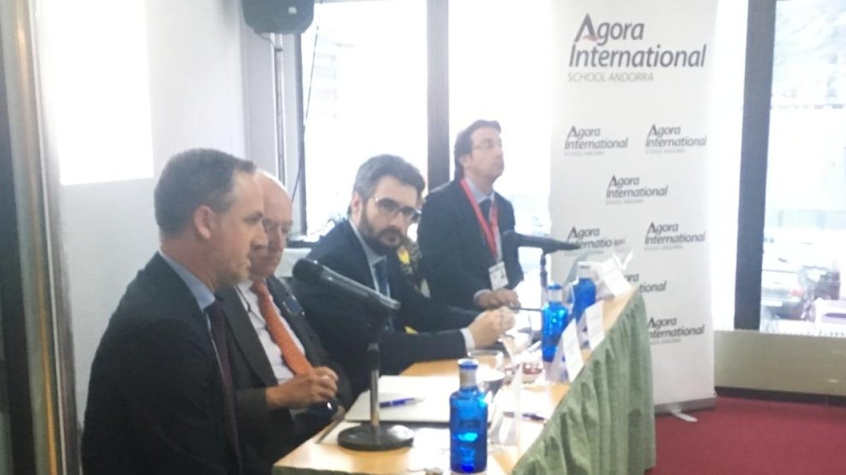 El 'nou' Col·legi del Pirineu aposta per la immersió lingüística i per la tecnologia