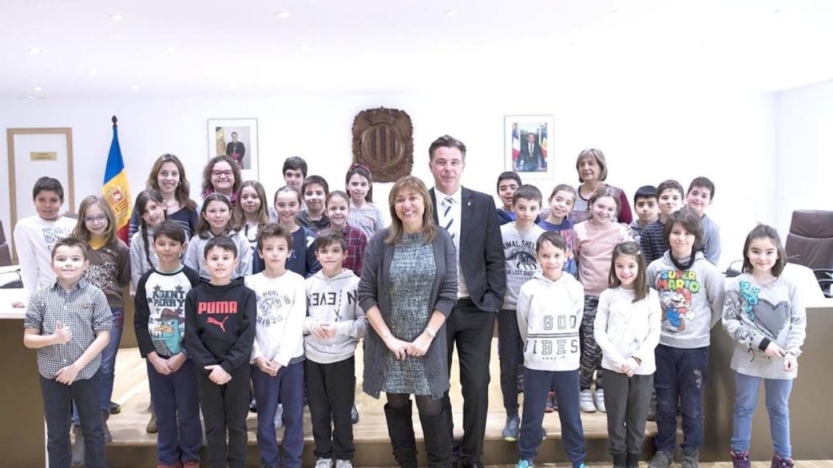 Visita dels estudiants al comú de la capital