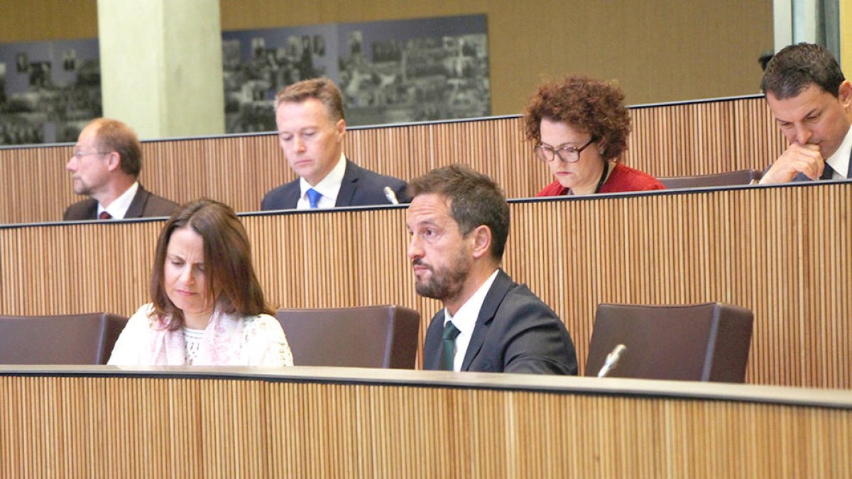 López acusa de malversació el Govern pel crèdit a l'AREB