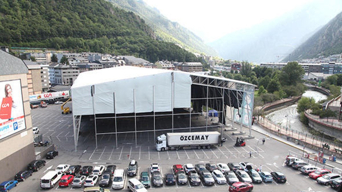 El Cirque du Soleil i les càmeres de seguretat de l'avinguda Meritxell, als set tuits