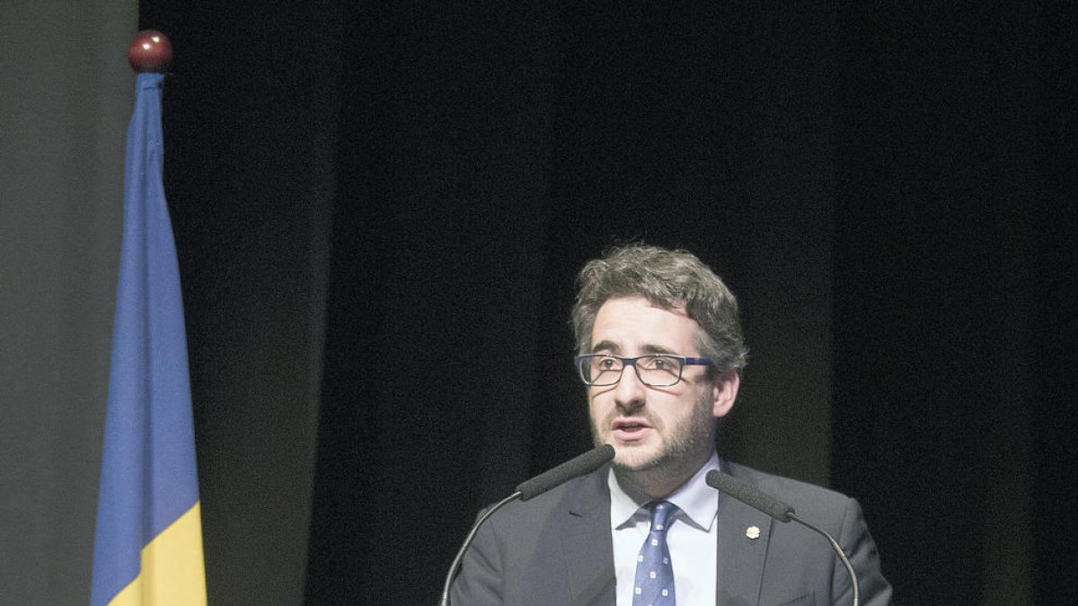 Jover demana al sindicat de mestres que no prengui una decisió “precipitada”