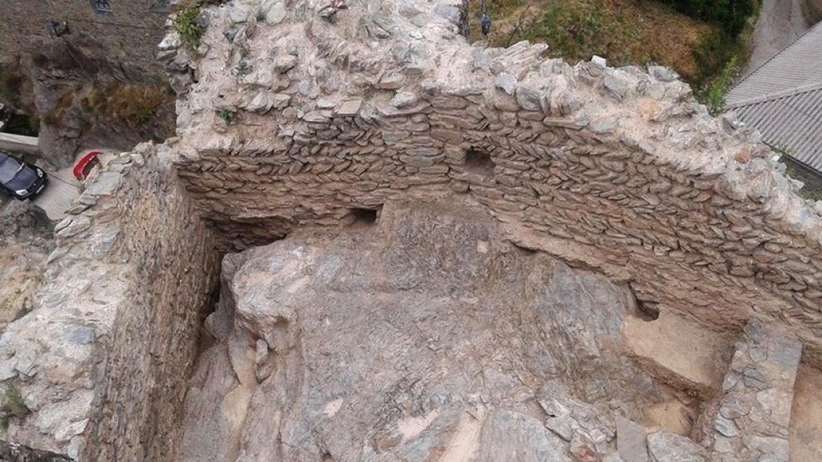 Actes sobre el castell de Castellbò i Cebrià Baraut