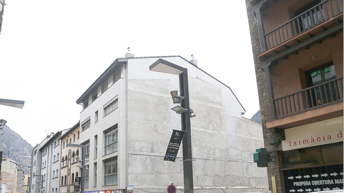 Els transportistes volen facilitats per descarregar a l'avinguda Meritxell