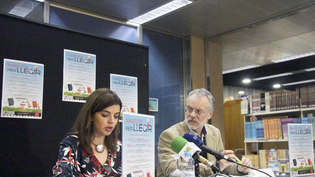 Un miler de famílies han passat pel programa 'Nascuts per llegir'