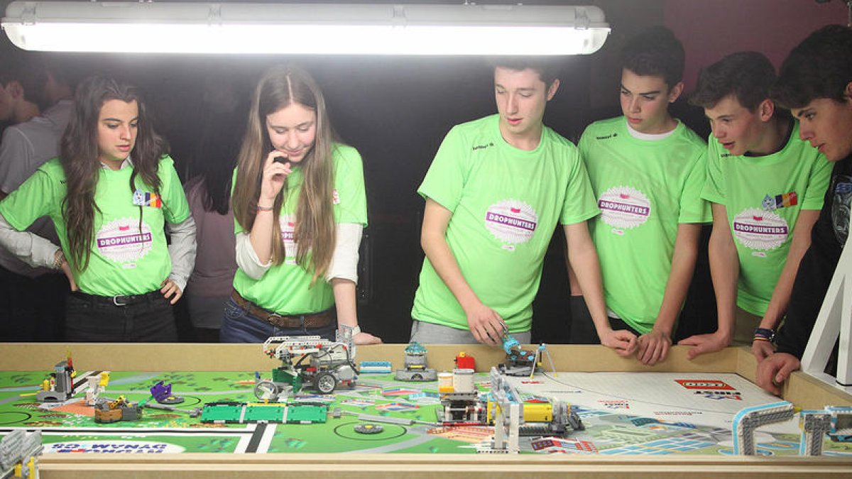 L'equip Ballroom guanya la final de la Lego League