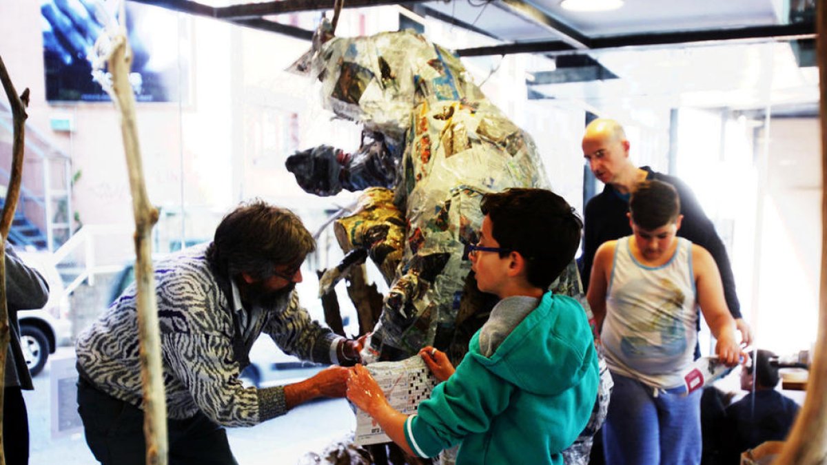 Lavaill dialoga amb les llegendes