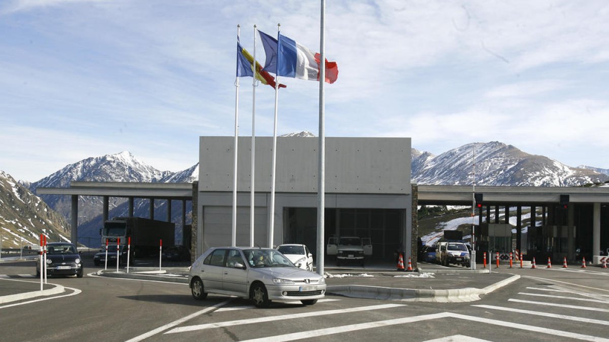 L'ambaixada de França no es fa “responsable” de l'informe sobre el contraban