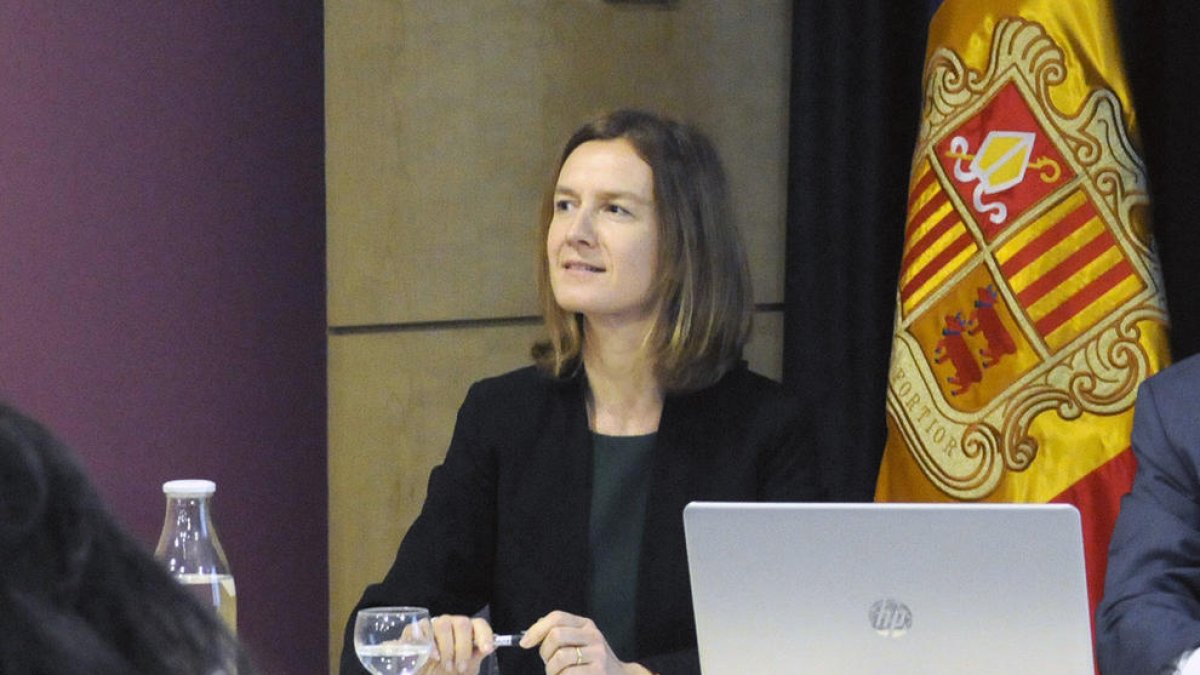 La llei prohibirà tallar la llum a les famílies amb pocs recursos