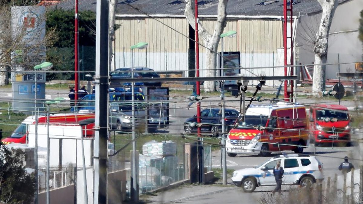 La policia abat l'assaltant d'un supermercat al sud de França on s'han produït tres morts