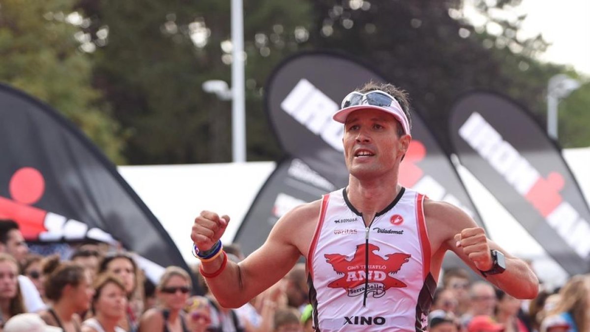 El conseller va participar a l'Ironman de Vichy el 2016