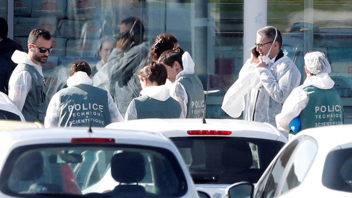 Tres morts en l'assalt d'un membre d'Estat Islàmic a un supermercat prop de Carcassona