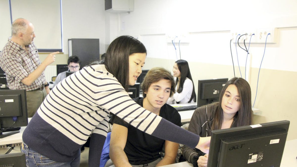 Els alumnes s'acomiaden dels professors del MIT