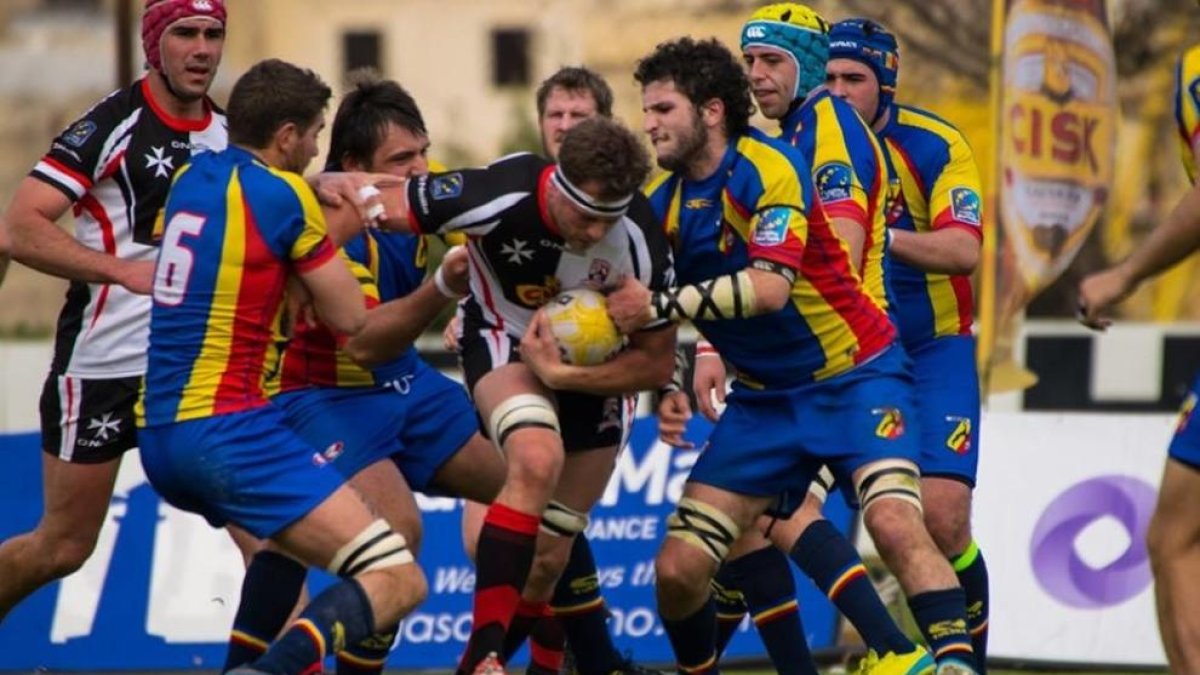 Els 'isards' pateixen els maltesos i ja només pensen a salvar-se