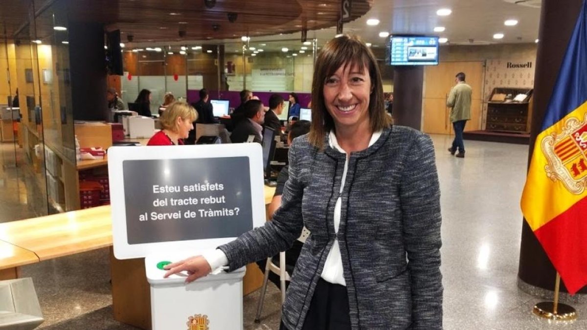 Govern controlarà l'atenció dels funcionaris