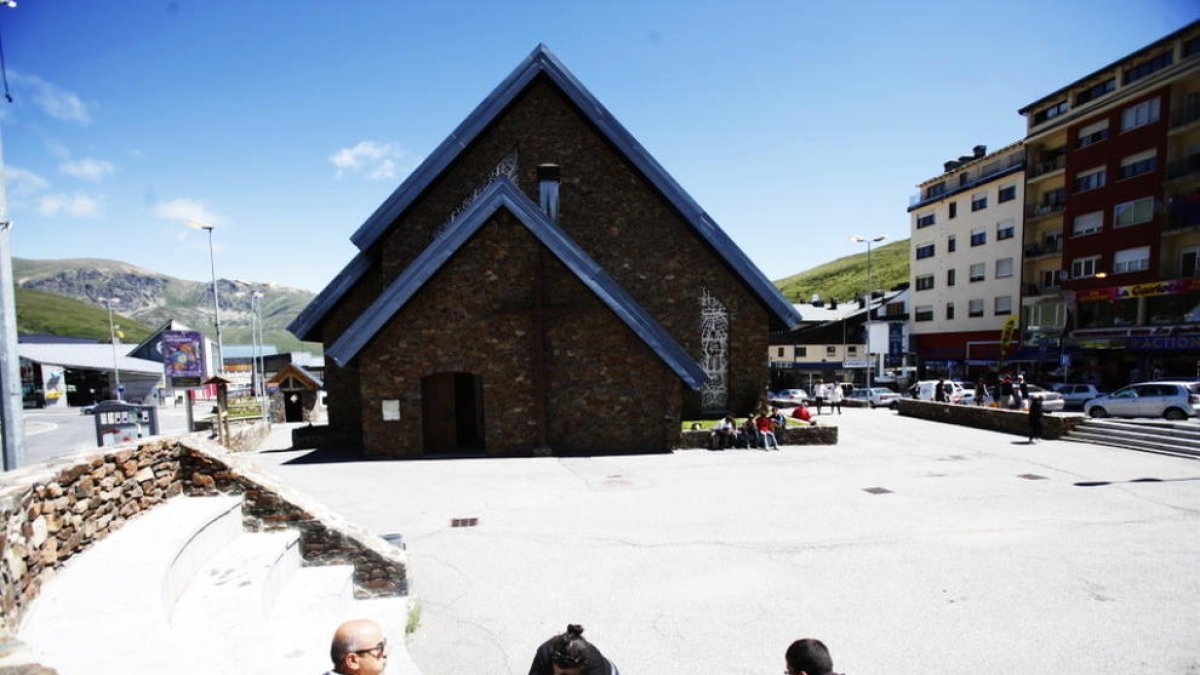 Torres presenta als veïns del Pas el pla de descontaminació