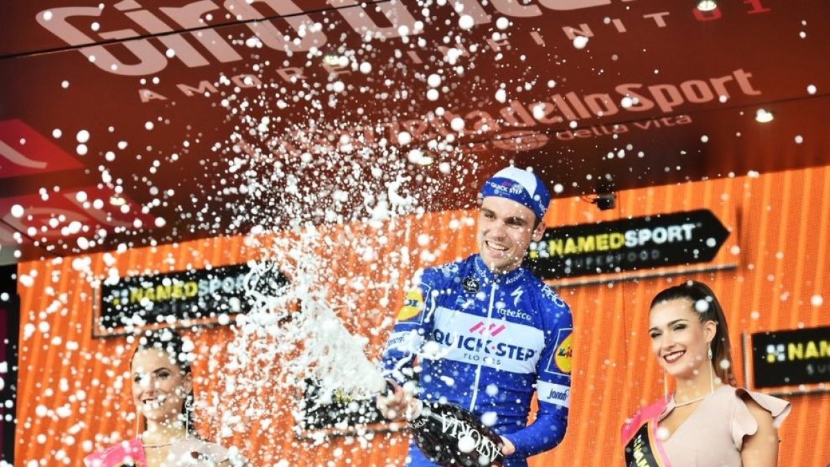 Yates perd mig minut i la general del Giro s'ajusta