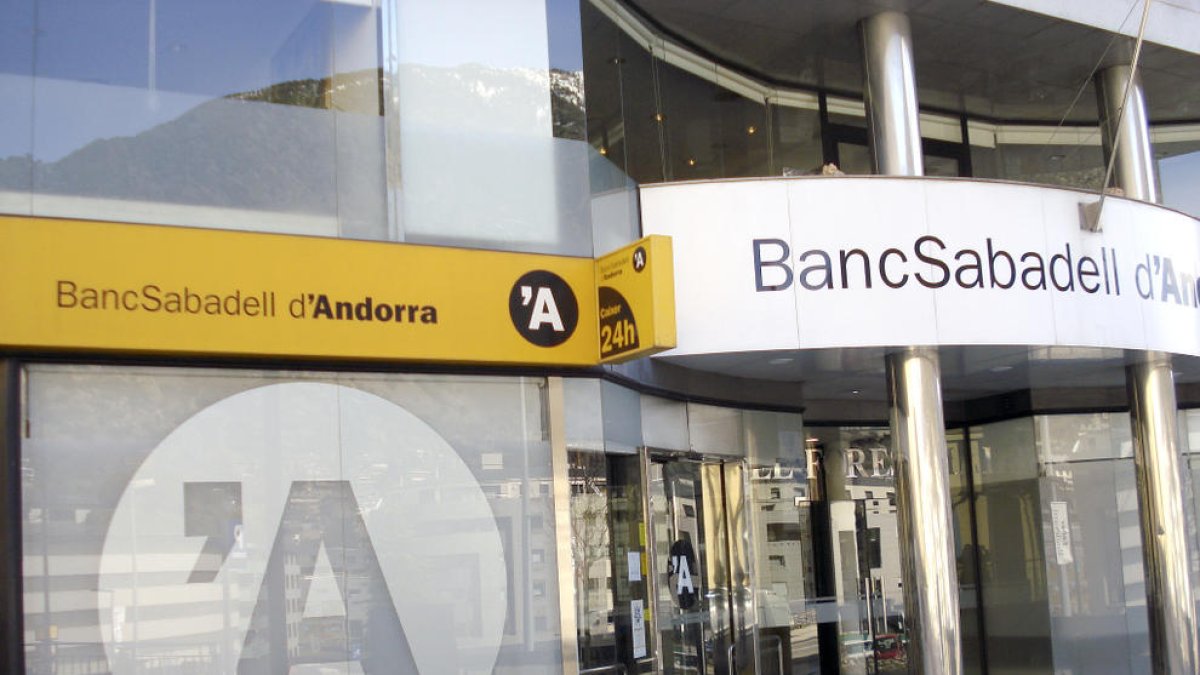 BancSabadell tanca el 2017 amb un benefici “històric” de 10 milions