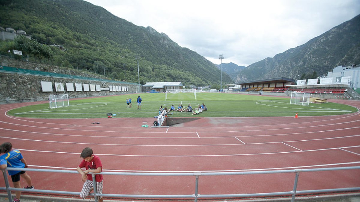 A cops per la pista d'atletisme