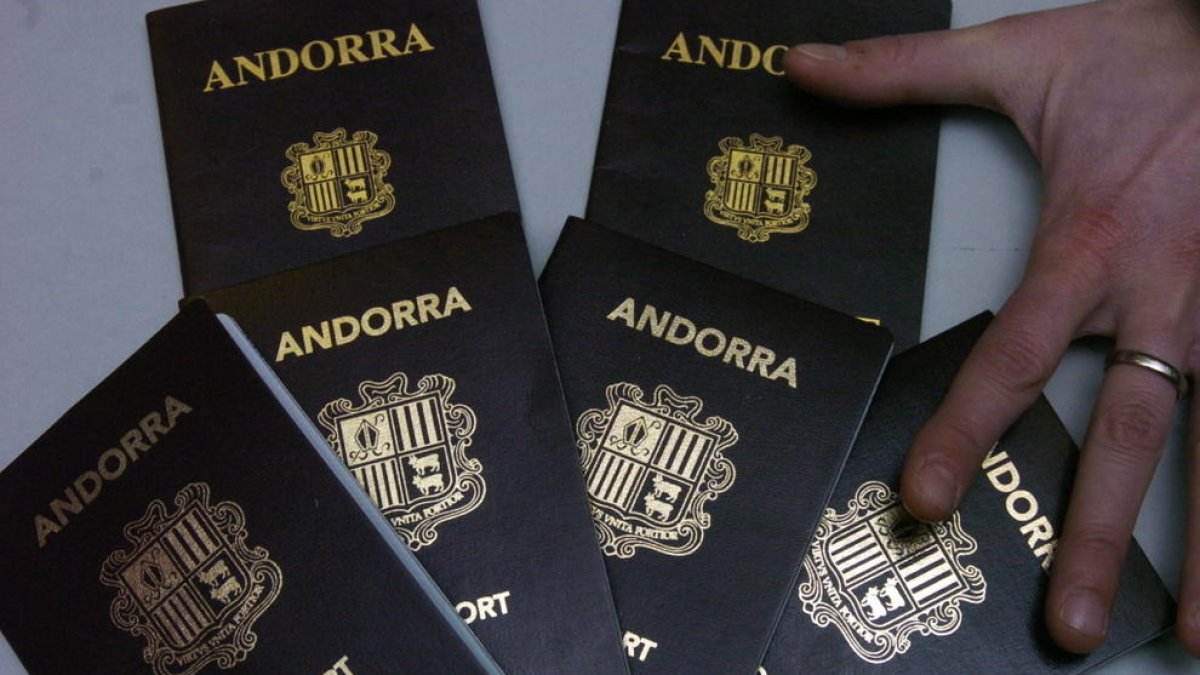 Els residents que podrien sol·licitar el passaport i no ho fan superen els 15.200