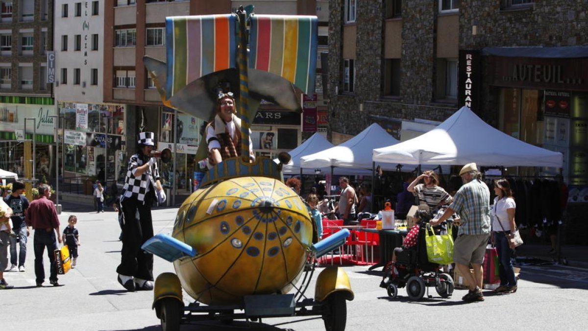 Campanya exterior per promocionar el mercat