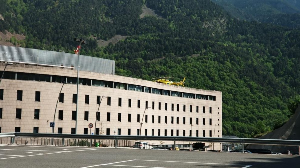 El matrimoni intoxicat segueix estable a l'UCI