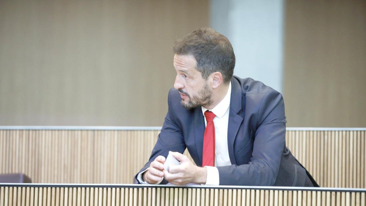 El PS augura un “futur negre” a clubs i federacions amb la nova llei de l'esport