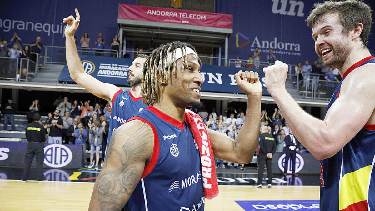 Abonat a fer història