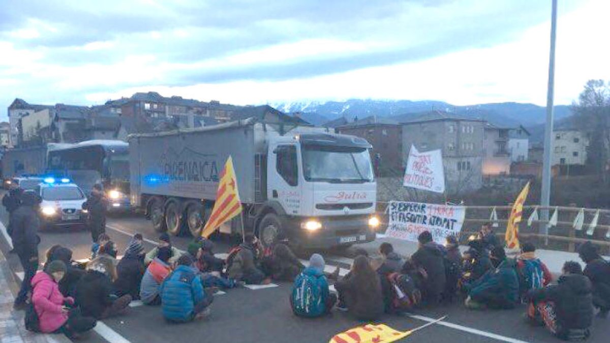 El CDR de l'Alt Urgell talla dues hores l'N260